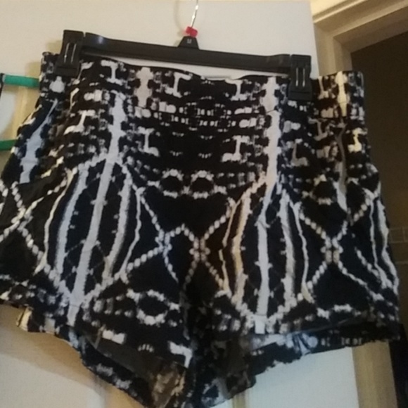 Short set - Picture 2 of 3